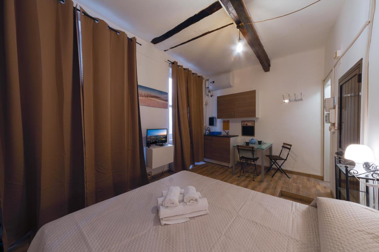 Appartamento Maddalena Alto - Affitti Brevi Italia Genua Buitenkant foto